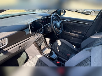 Used Volkswagen T-Roc 2023 for sale - 77961678: Photo