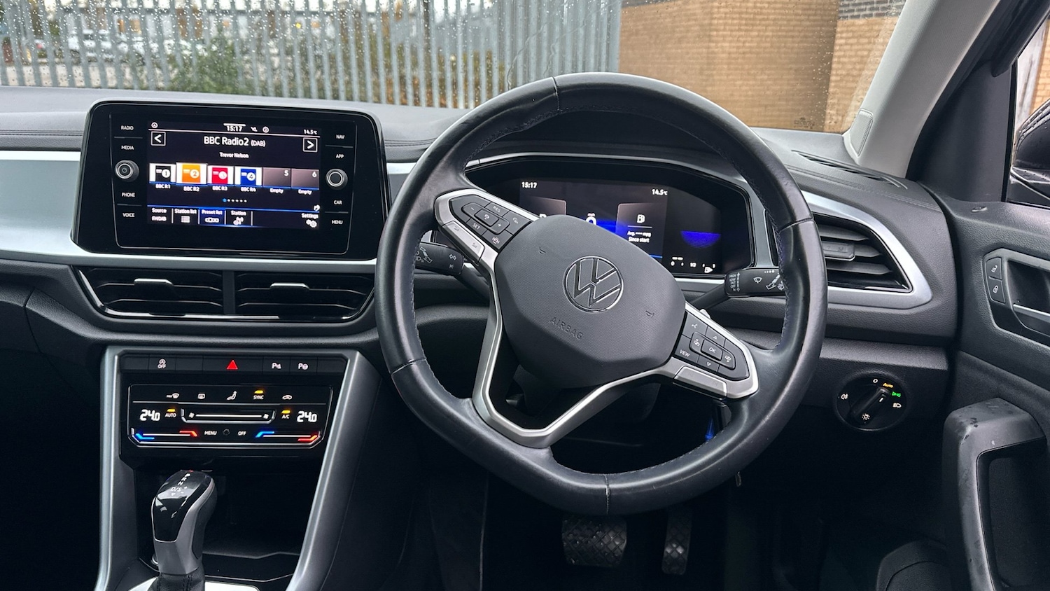 Used Volkswagen T-Roc 2022 for sale - 76627735: Photo 10