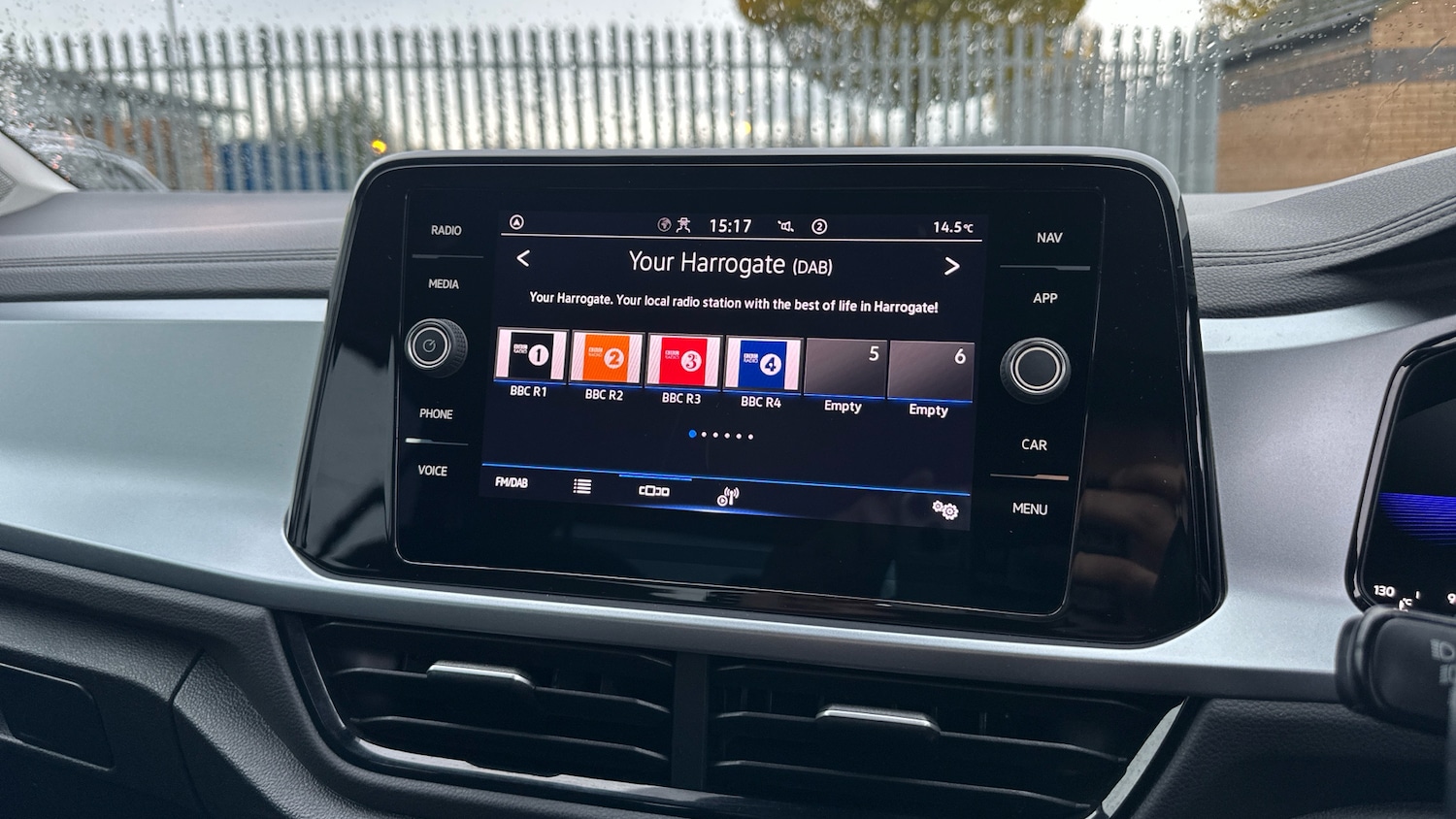 Used Volkswagen T-Roc 2022 for sale - 76627735: Photo 12