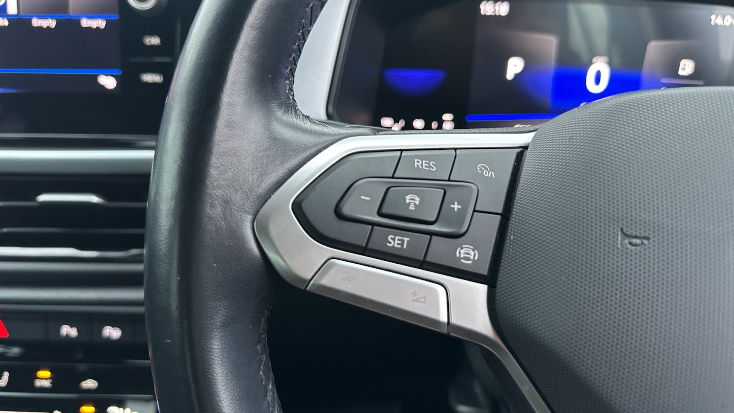 Used Volkswagen T-Roc 2022 for sale - 76627735: Photo 17