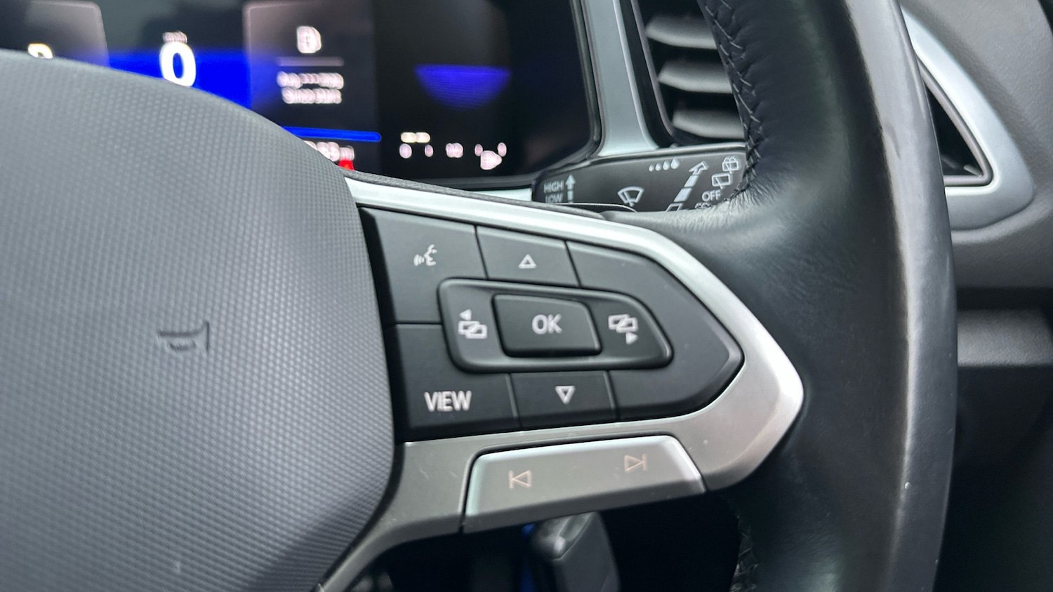 Used Volkswagen T-Roc 2022 for sale - 76627735: Photo 18