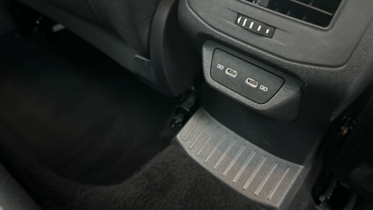 Used Volkswagen T-Roc 2022 for sale - 76627735: Photo 26