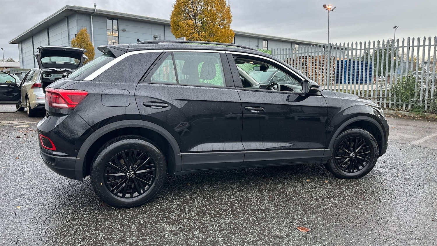 Used Volkswagen T-Roc 2022 for sale - 76627735: Photo 28