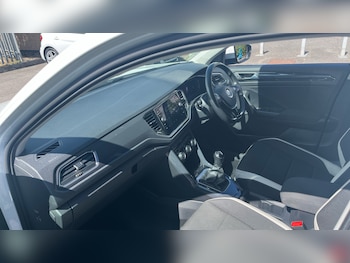 Used Volkswagen T-Roc 2019 for sale - 79244151: Photo