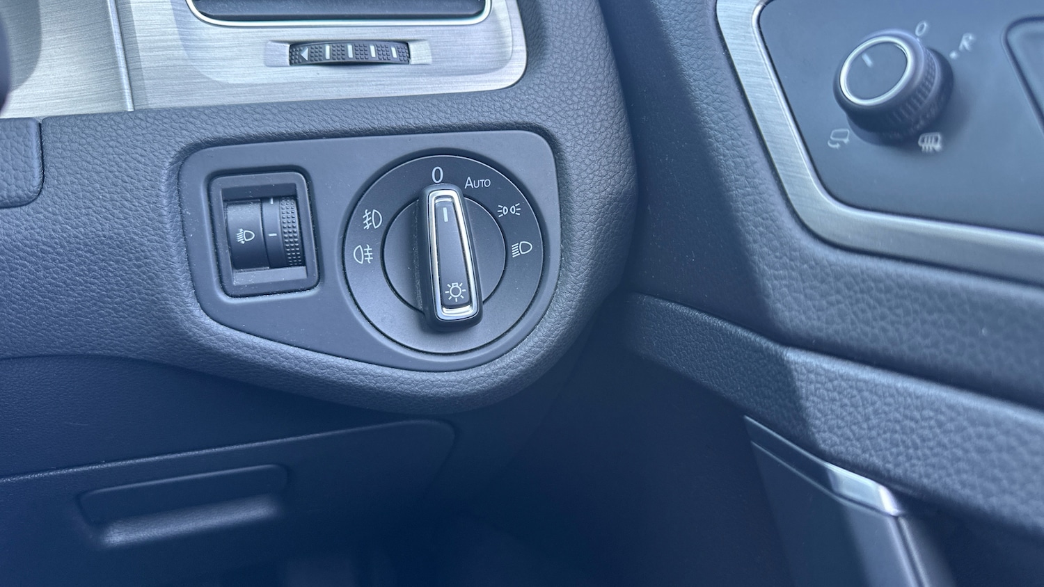 Used Volkswagen Golf 2016 for sale - 77945289: Photo 40