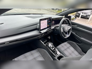 Used Volkswagen Golf 2025 for sale - 77845170: Photo