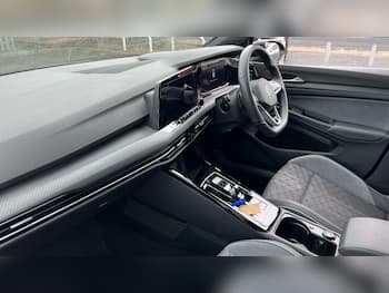 Used Volkswagen Golf 2024 for sale - 79789240: Photo