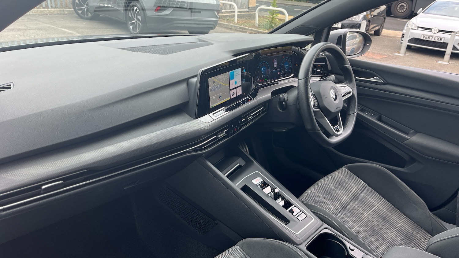 Used Volkswagen Golf 2022 for sale - 76892832: Photo 2