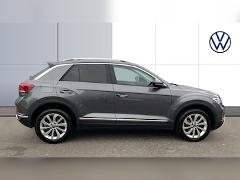 Used Volkswagen T-Roc 2022 for sale - 76075759: Photo
