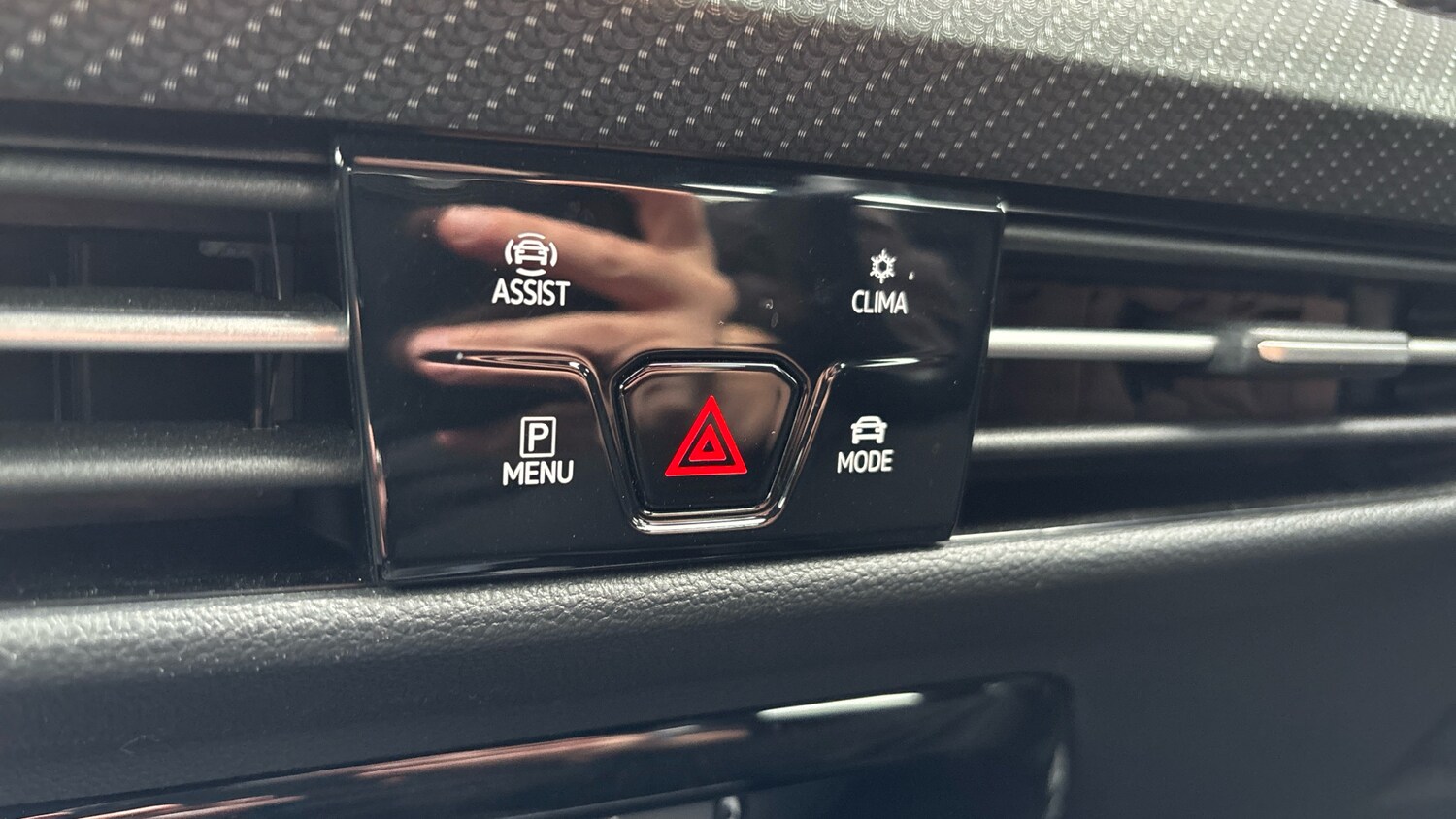 Used Volkswagen Golf 2024 for sale - 77945283: Photo 30