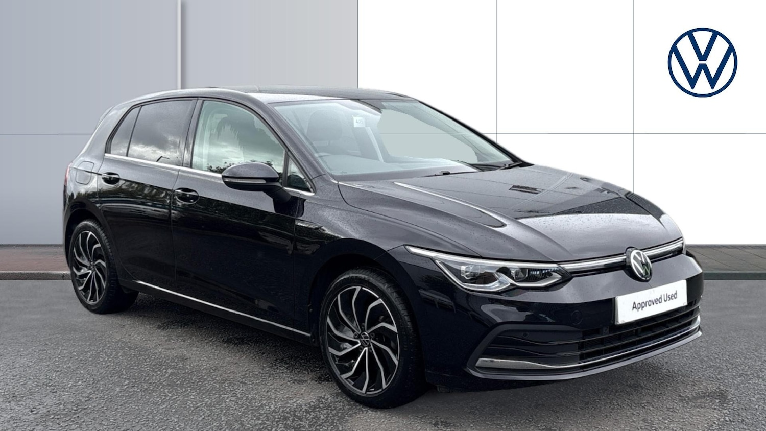 Used Volkswagen Golf 2023 for sale - 75995107: Photo 1