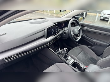 Used Volkswagen Golf 2023 for sale - 75995107: Photo 2