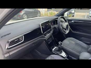 Used Volkswagen T-Roc 2023 for sale - 74972258: Photo