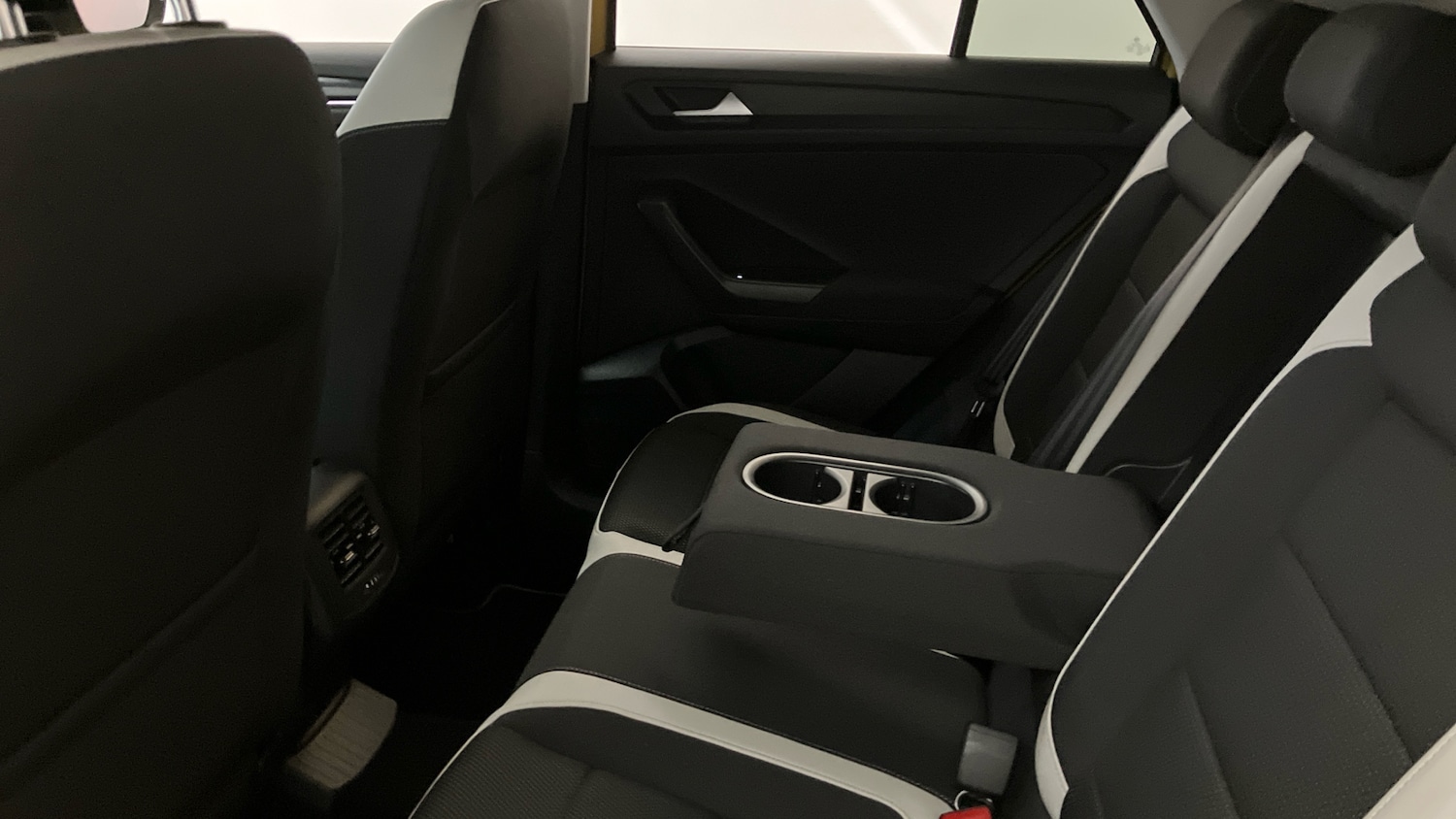 Used Volkswagen T-Roc 2018 for sale - 77460188: Photo 25