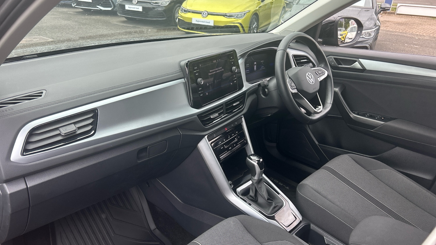 Used Volkswagen T-Roc 2022 for sale - 76421783: Photo 2