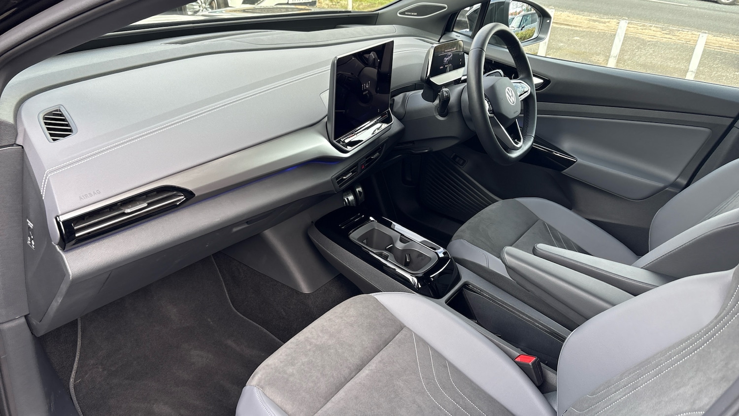 Used Volkswagen ID.4 2025 for sale - 78132157: Photo 2