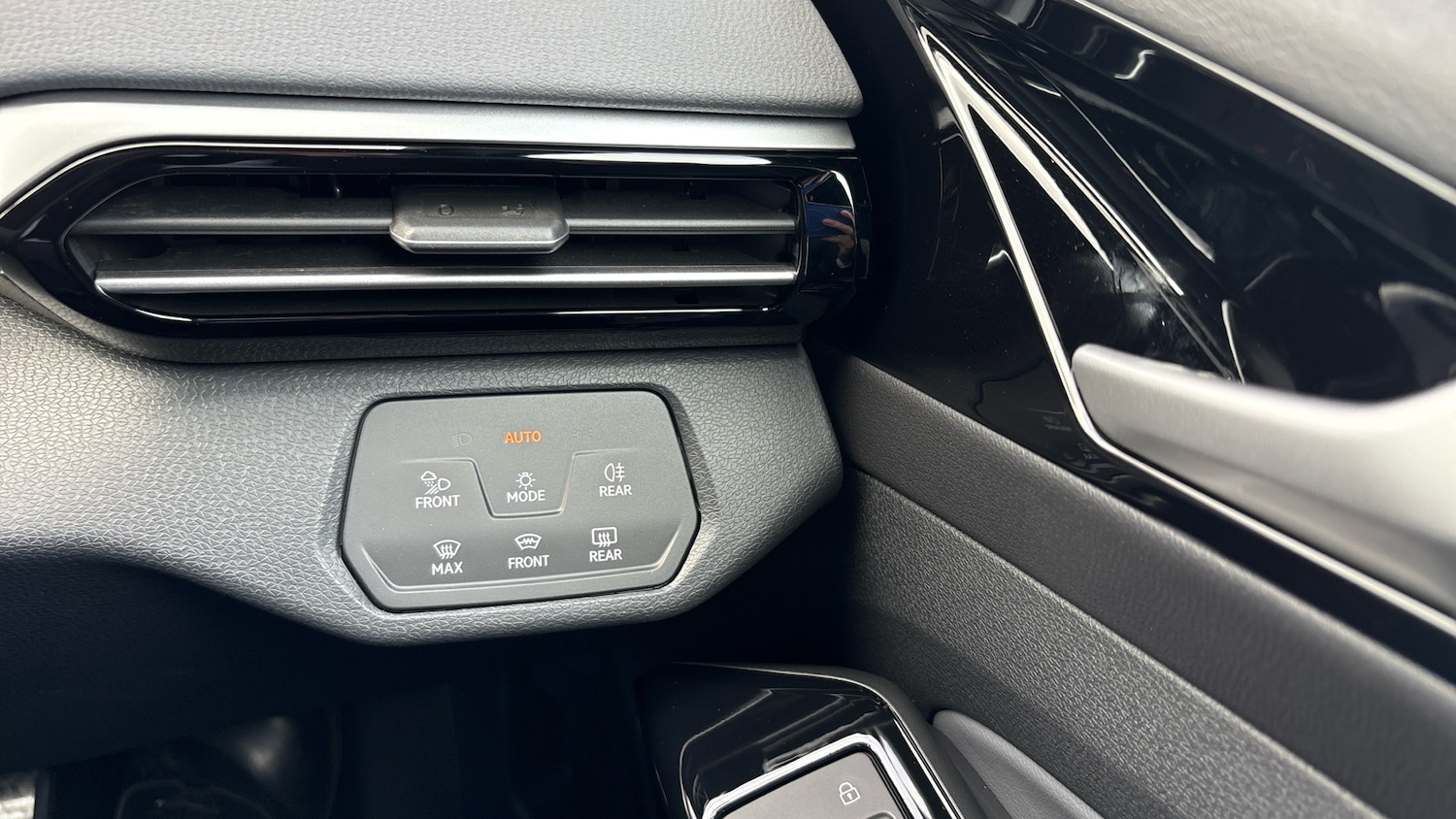 Used Volkswagen ID.4 2025 for sale - 78132157: Photo 40