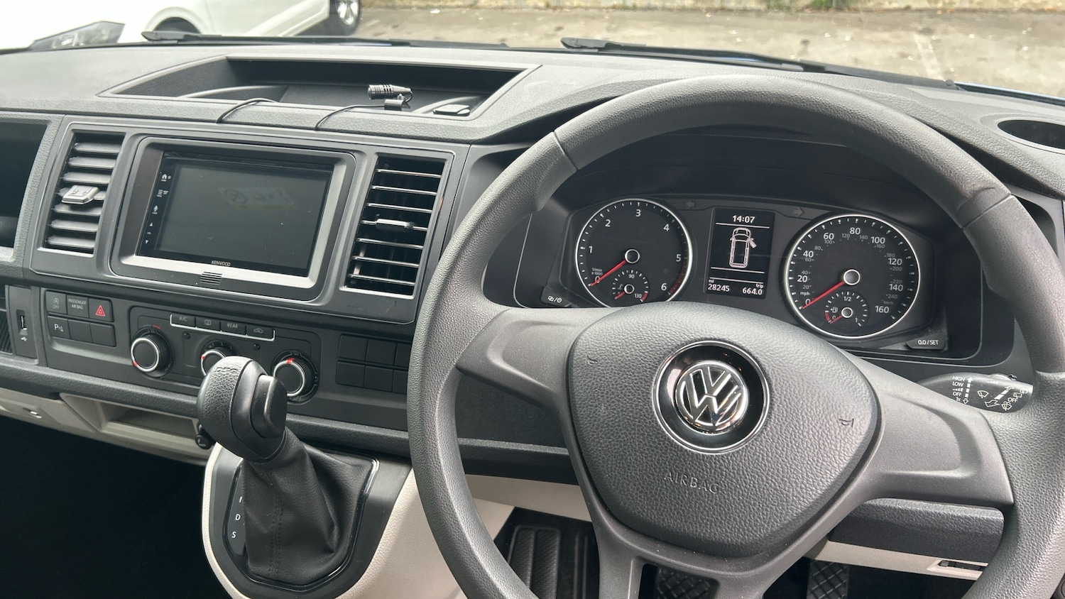 Used Volkswagen Transporter 2018 for sale - 77114107: Photo 10