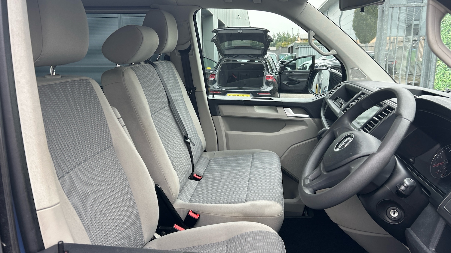 Used Volkswagen Transporter 2018 for sale - 77114107: Photo 15