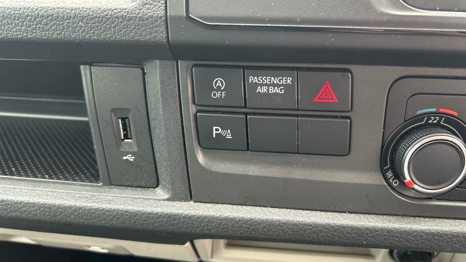 Used Volkswagen Transporter 2018 for sale - 77114107: Photo 24