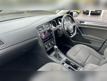 Used Volkswagen Golf 2019 for sale - 78356120: Photo