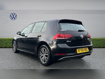 Used Volkswagen Golf 2019 for sale - 78356120: Photo