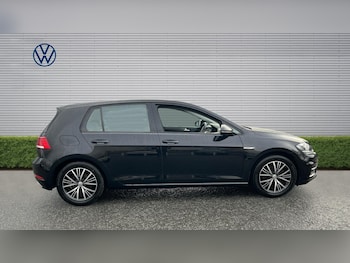 Used Volkswagen Golf 2019 for sale - 78356120: Photo