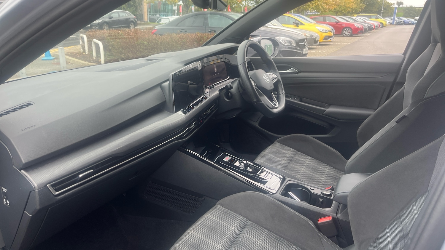 Used Volkswagen Golf 2023 for sale - 76252266: Photo 2