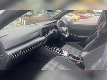 Used Volkswagen Golf 2023 for sale - 76252266: Photo