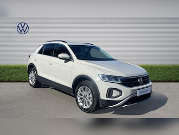 Used Volkswagen T-Roc 2024 for sale - 78064363: Photo