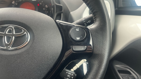 Used Toyota AYGO 2019 for sale - 76127943: Photo 18
