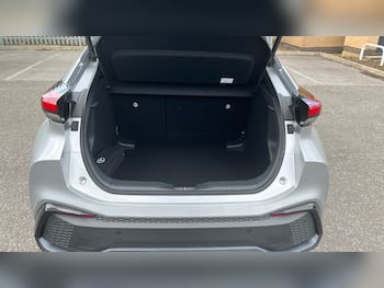 Used Toyota C-HR 2024 for sale - 79864974: Photo