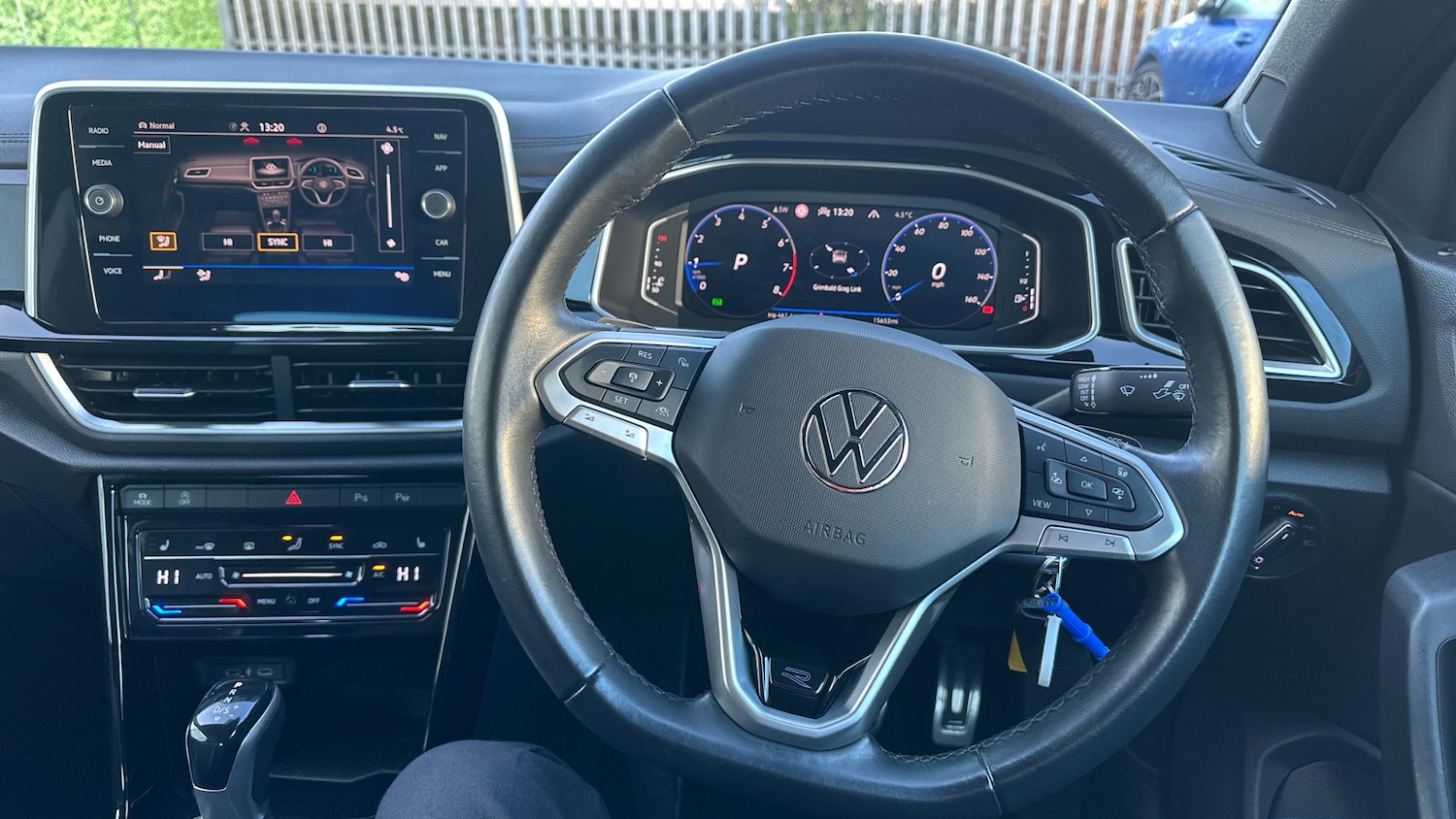 Used Volkswagen T-Roc 2023 for sale - 76761916: Photo 10