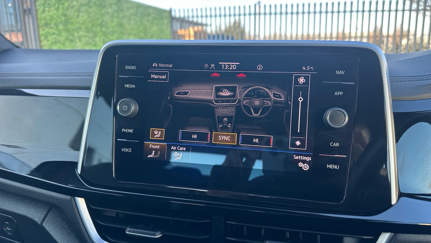 Used Volkswagen T-Roc 2023 for sale - 76761916: Photo 13