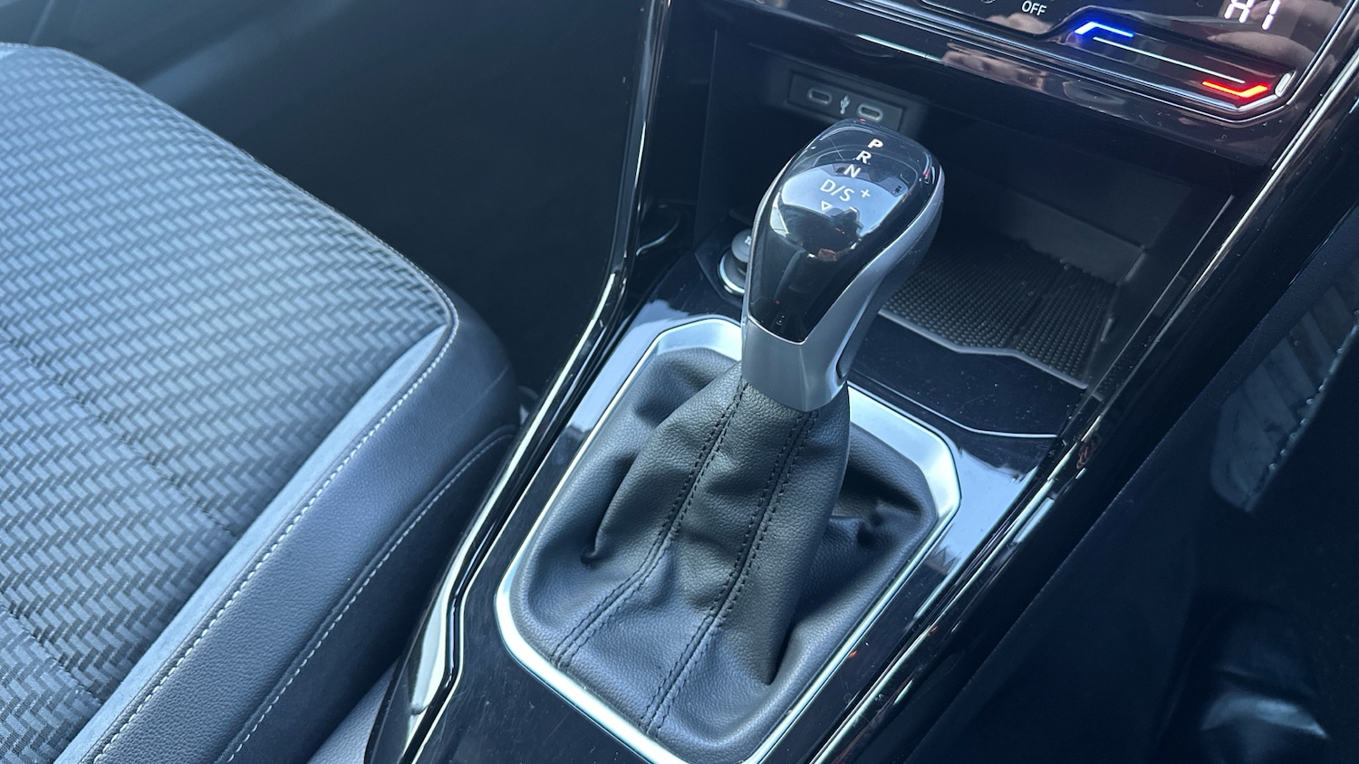 Used Volkswagen T-Roc 2023 for sale - 76761916: Photo 14