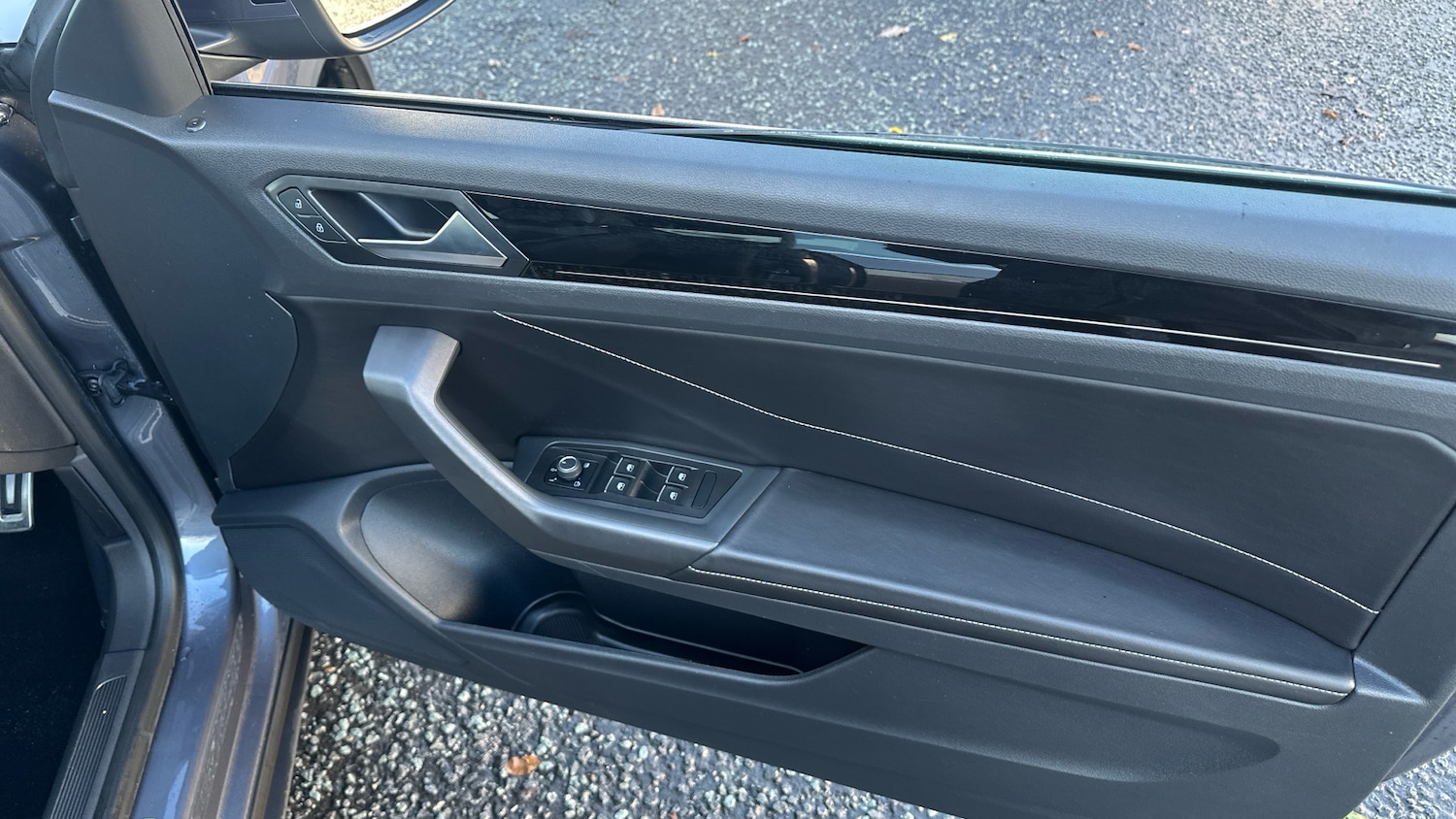 Used Volkswagen T-Roc 2023 for sale - 76761916: Photo 19