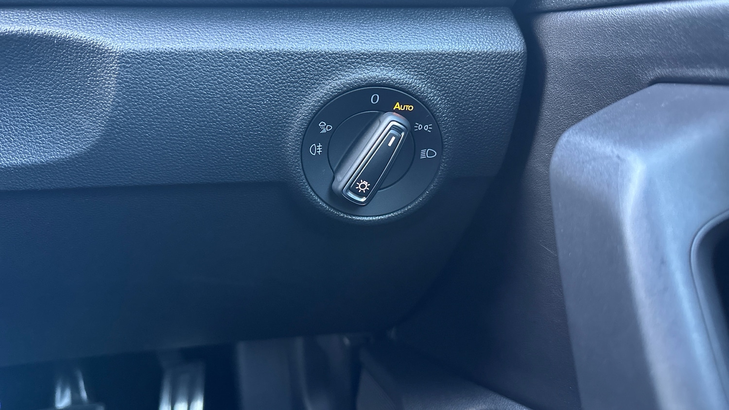 Used Volkswagen T-Roc 2023 for sale - 76761916: Photo 27