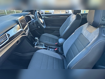 Used Volkswagen T-Roc 2023 for sale - 76761916: Photo