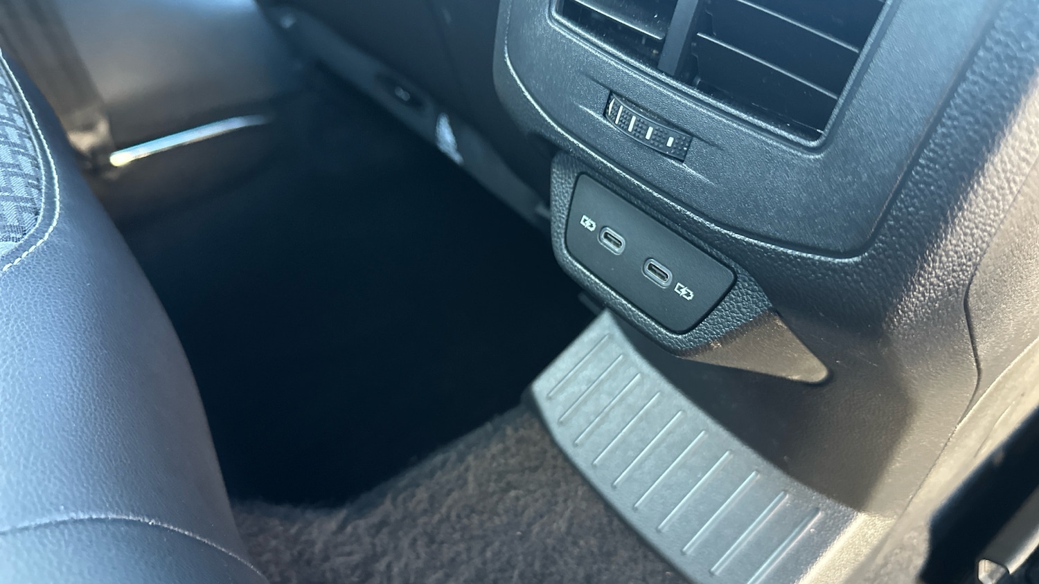 Used Volkswagen T-Roc 2023 for sale - 76761916: Photo 33