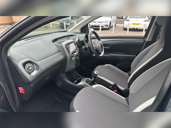Used Toyota AYGO 2020 for sale - 76252265: Photo