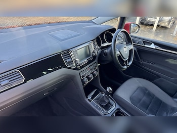 Used Volkswagen Golf SV 2015 for sale - 76918141: Photo