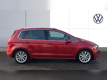 Used Volkswagen Golf SV 2015 for sale - 76918141: Photo
