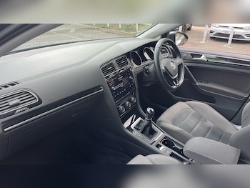 Used Volkswagen Golf 2018 for sale - 75906524: Photo
