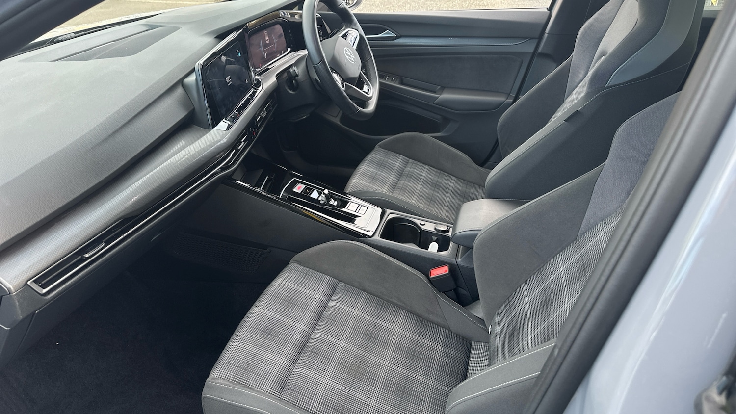 Used Volkswagen Golf 2023 for sale - 77640498: Photo 2