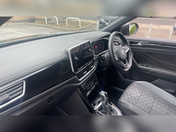 Used Volkswagen T-Roc 2023 for sale - 78542303: Photo