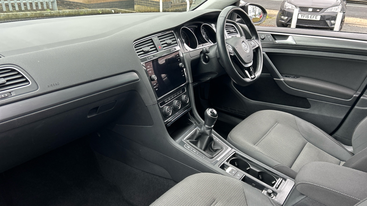 Used Volkswagen Golf 2020 for sale - 77556704: Photo 2