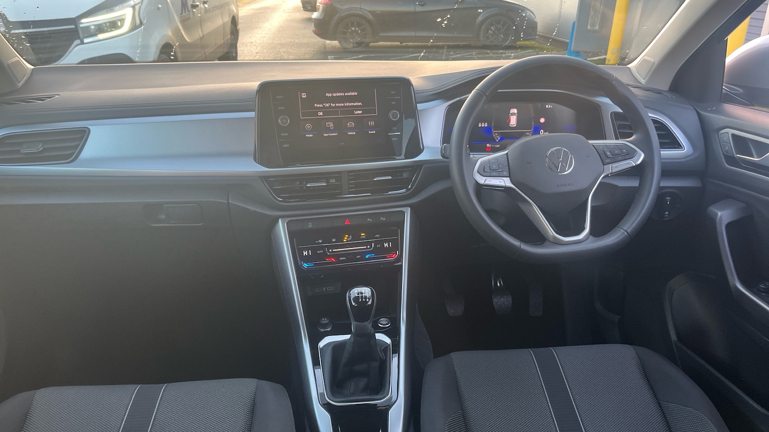 Used Volkswagen T-Roc 2025 for sale - 76859050: Photo 9