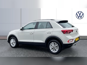 Used Volkswagen T-Roc 2023 for sale - 75906519: Photo