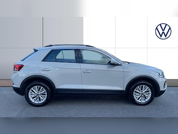 Used Volkswagen T-Roc 2023 for sale - 75906519: Photo