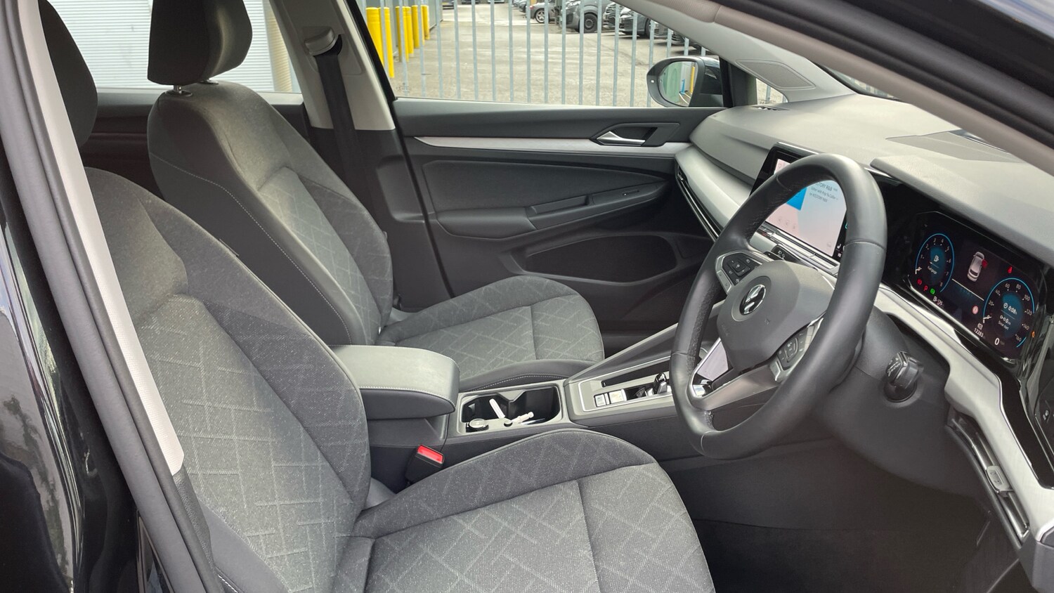 Used Volkswagen Golf 2023 for sale - 76048921: Photo 15
